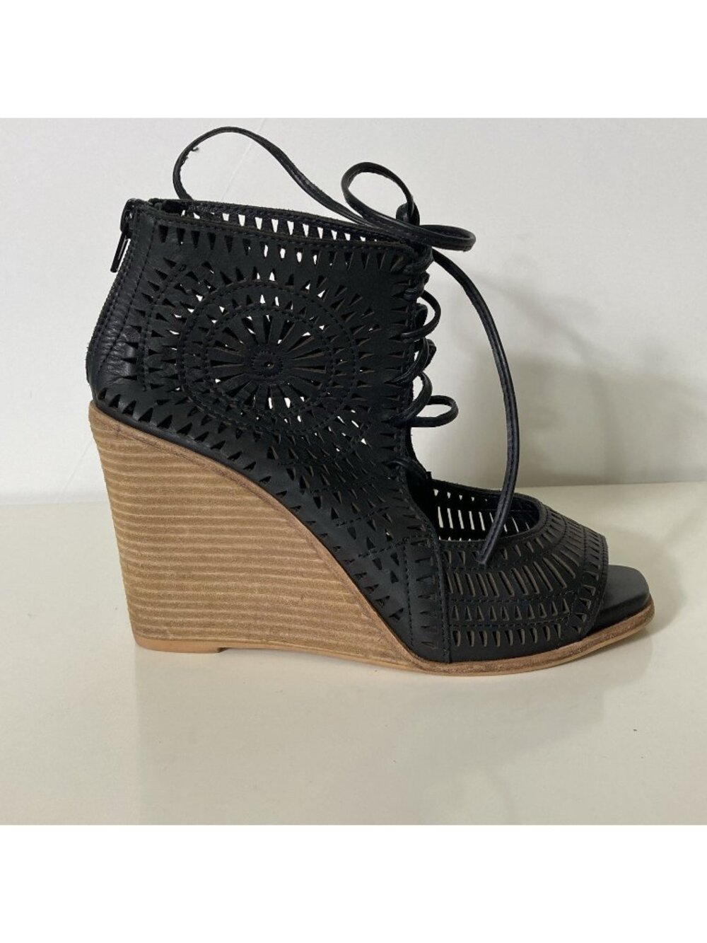 Jeffrey Campbell Rodillo-Hi Laser Cut Wedge Sandals Sz 7 Black Leather Festival